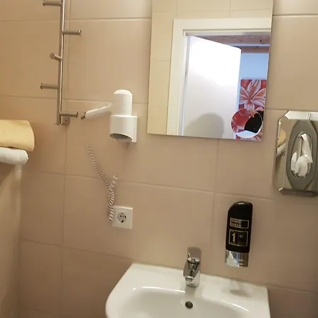 מלון Haus Nachtigall - 3*