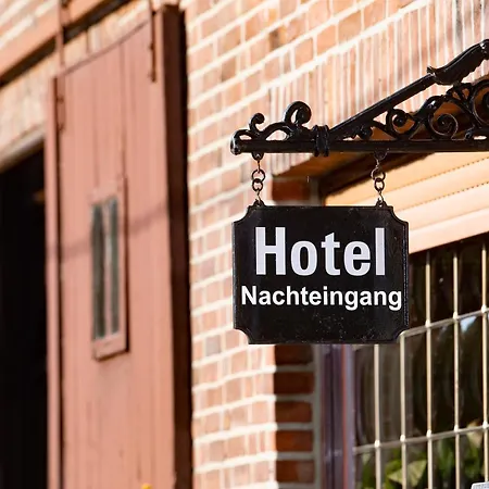 Haus Nachtigall - ホテル 3*